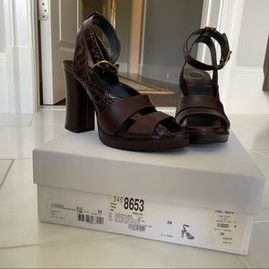 Chloe size 39 Tan Platform sandals- Like New